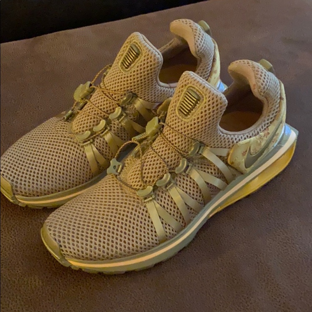 Nike Shox Gravity Metallic Gold